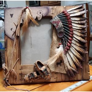 Native American Indian Chief Headdress Frame 5"x7" Resin 11"x10"